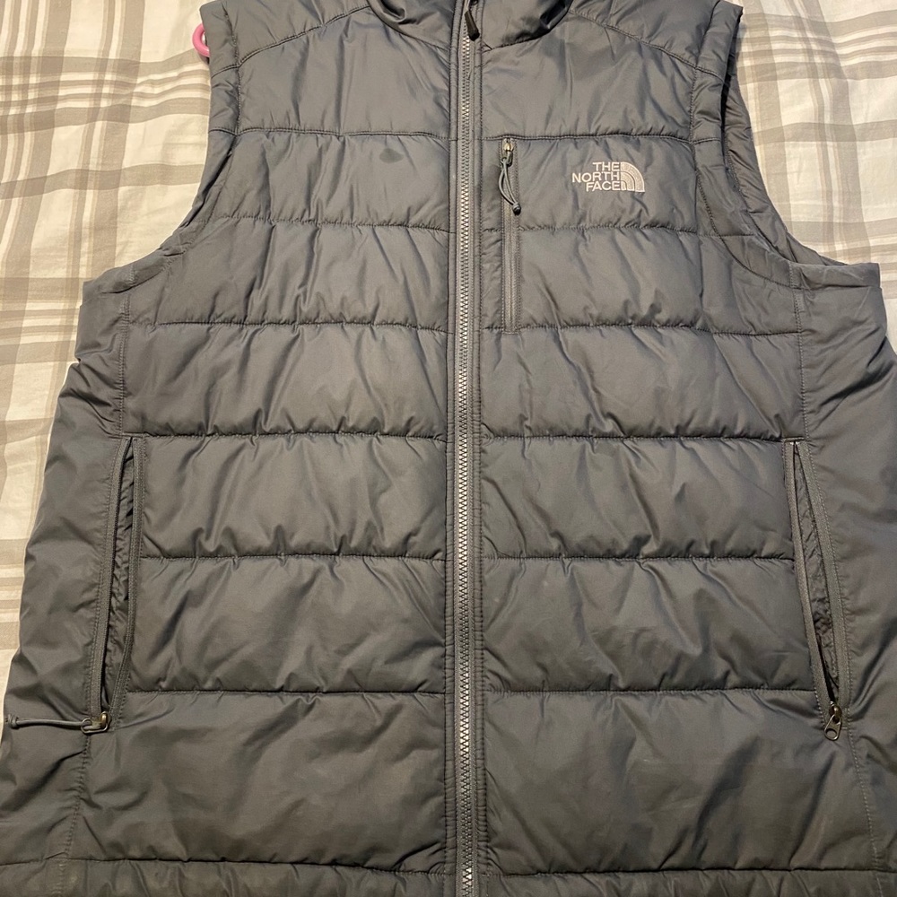 Northface men’s puffer vest size L